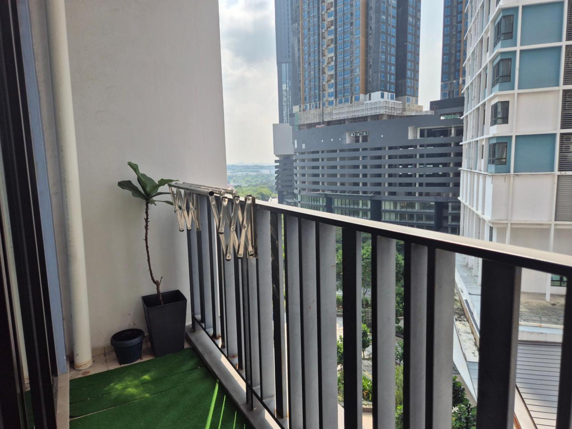9Pax 2R2B Family Suite, I-City, I-Suite, Hyde, Beside Theme Park, Wifi 50-55" Smart Tv Shah Alam Bagian luar foto